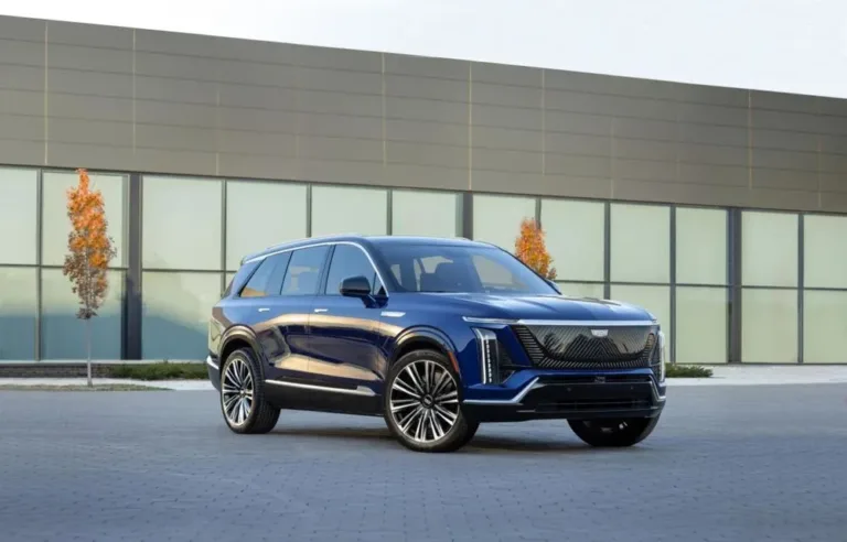 evolutie eleganta noul cadillac vistiq fratele mai mic al lui escalade electric face senzatie in lumea auto mfrh original