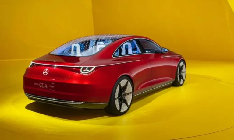 revolutia ai in auto mercedes benz debuteaza cu primul model dotat cu inteligenta artificiala la ces 2024 2 mfrh original