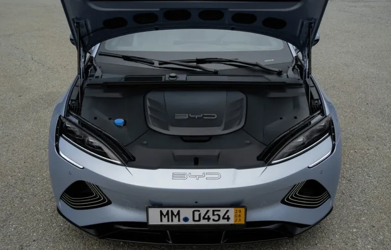 byd din china face concurenta serioasa tesla depaseste 3 milioane de masini electrificate vandute in 2023 mfrh original