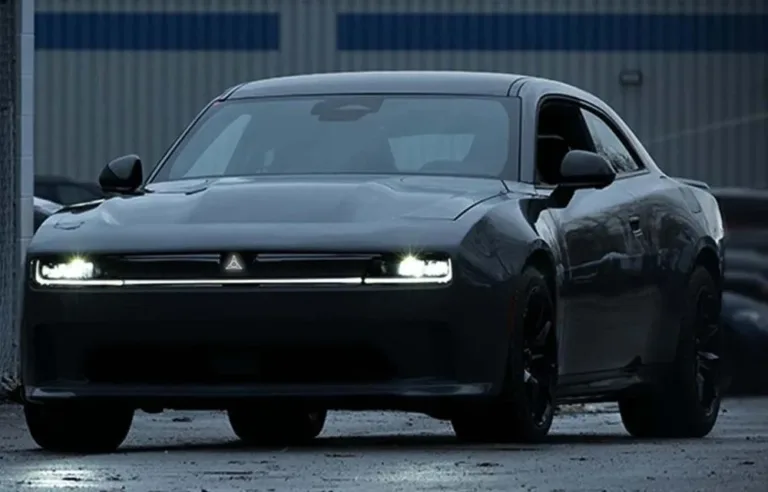 dodge dezvaluie primele imagini cu charger ul electric de serie o revolutie in performanta si sustenabilitate mfrh original