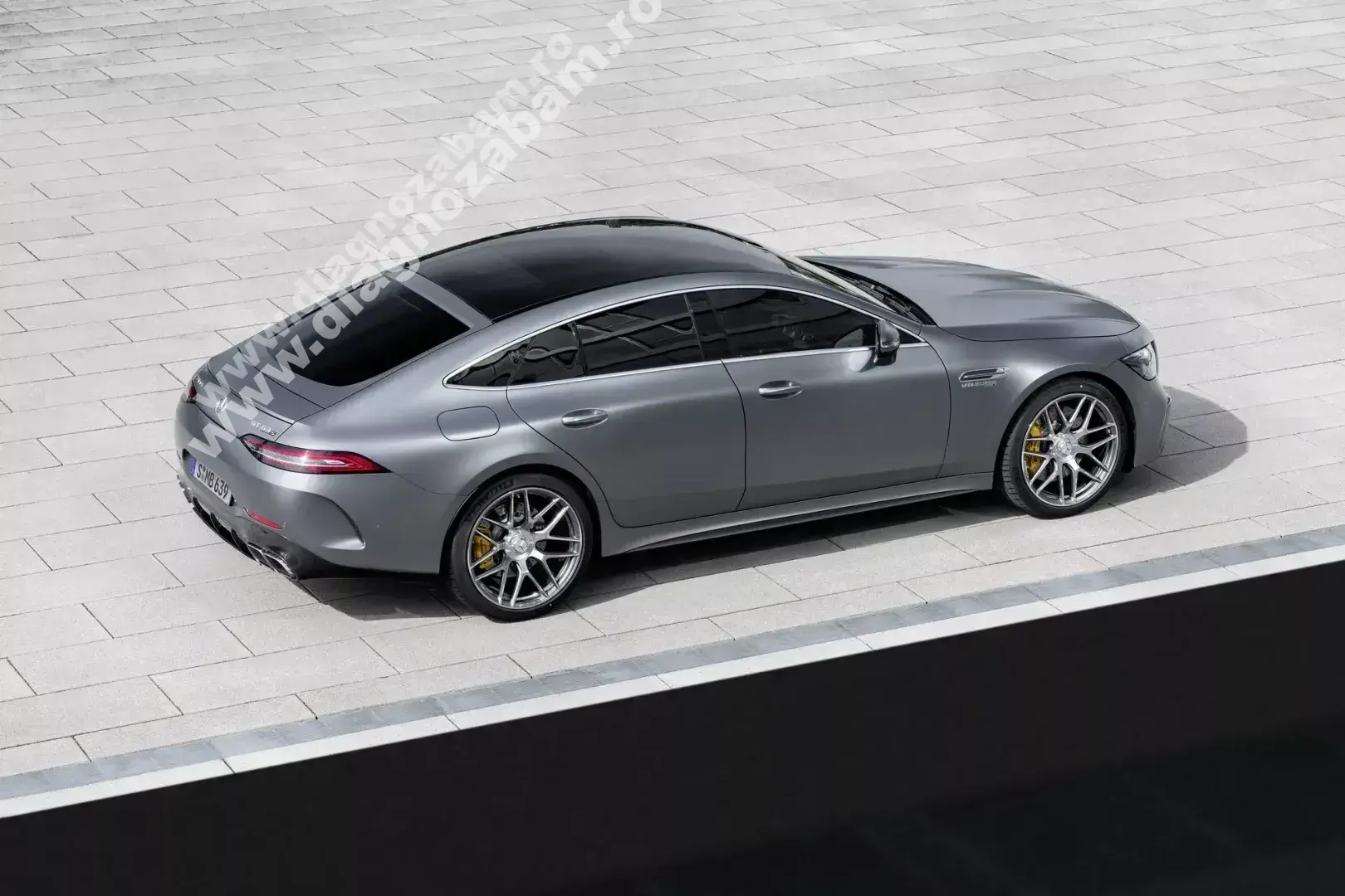 mercedes retrage zeci de automobile si suv uri din cauza problemelor la pompa de combustibil