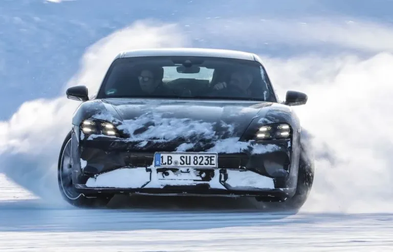 record absolut viitorul porsche taycan facelift parcurge uimitor 36 milioane de kilometri in teste riguroase mfrh original