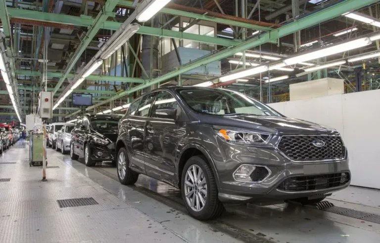 ford intentioneaza sa construiasca un nou suv in fabrica sa din spania mfrh original