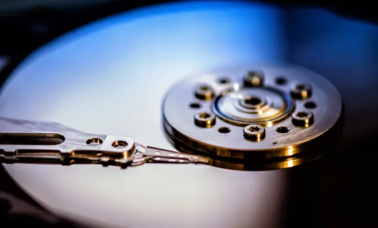revolutia stocarii de la hdd uri la tehnologii multistrat hamr viitorul indraznet al stocarii de date mfrh original