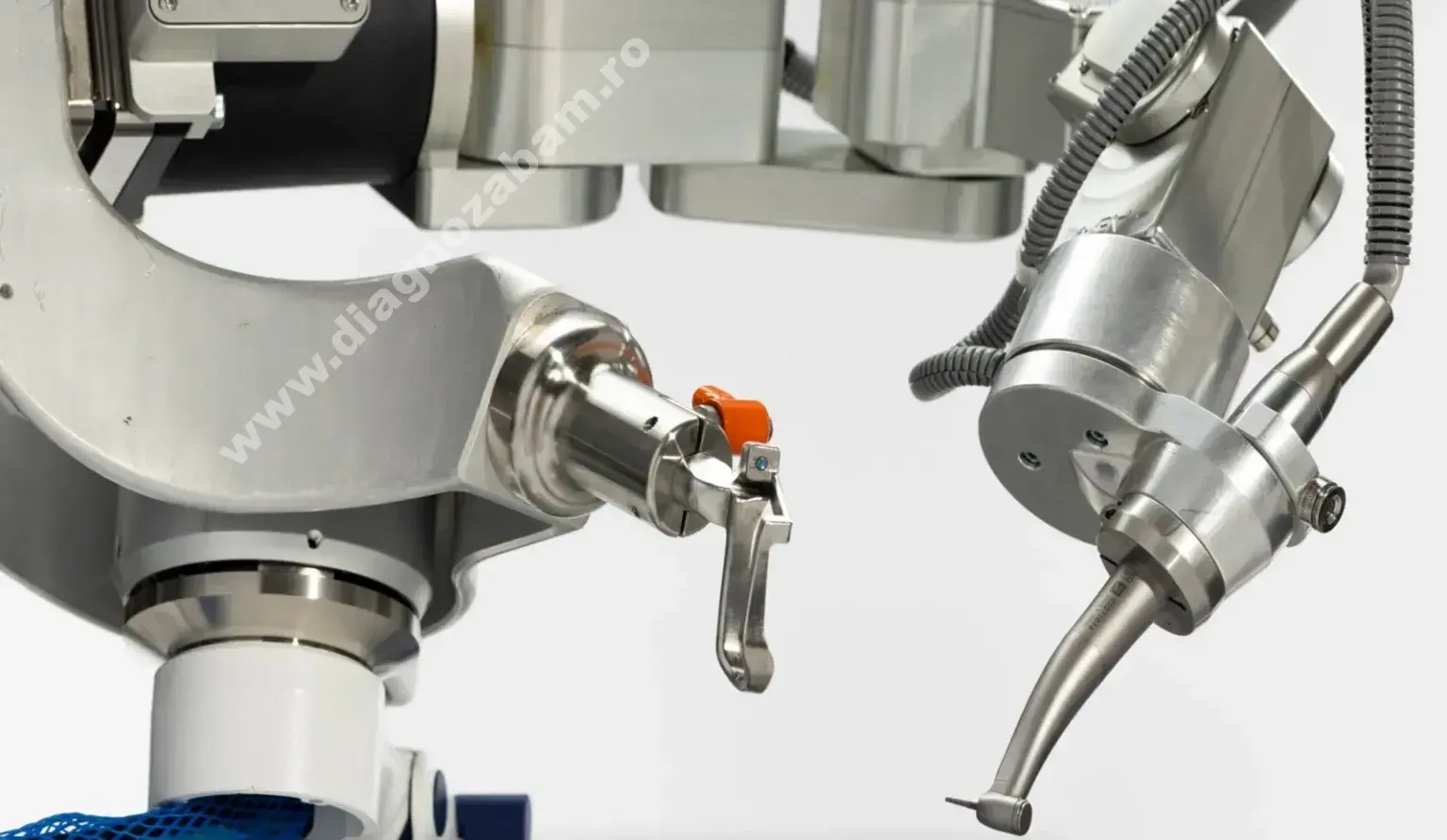 cum functioneaza robotul stomatologic perceptive