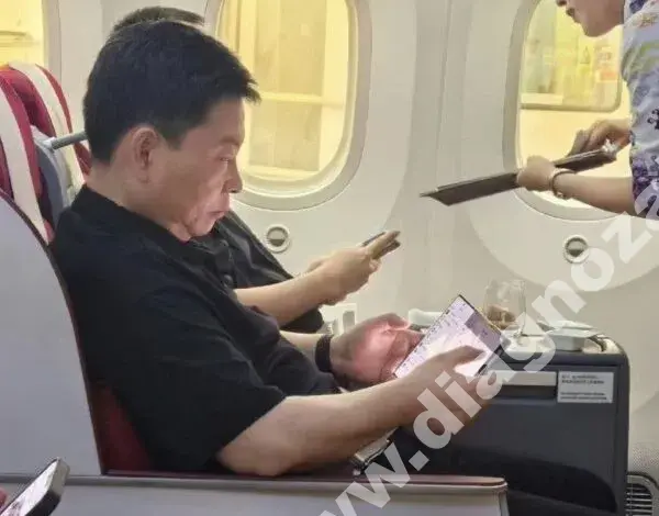 smartphone ul tri fold viitorul dispozitivelor pliabile mfrh original