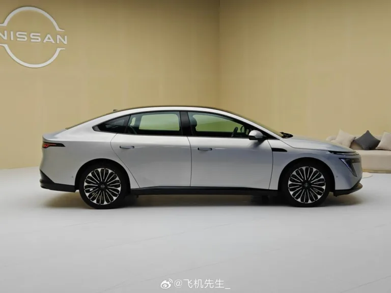 2025 Dongfeng Nissan N7 Limousine 9