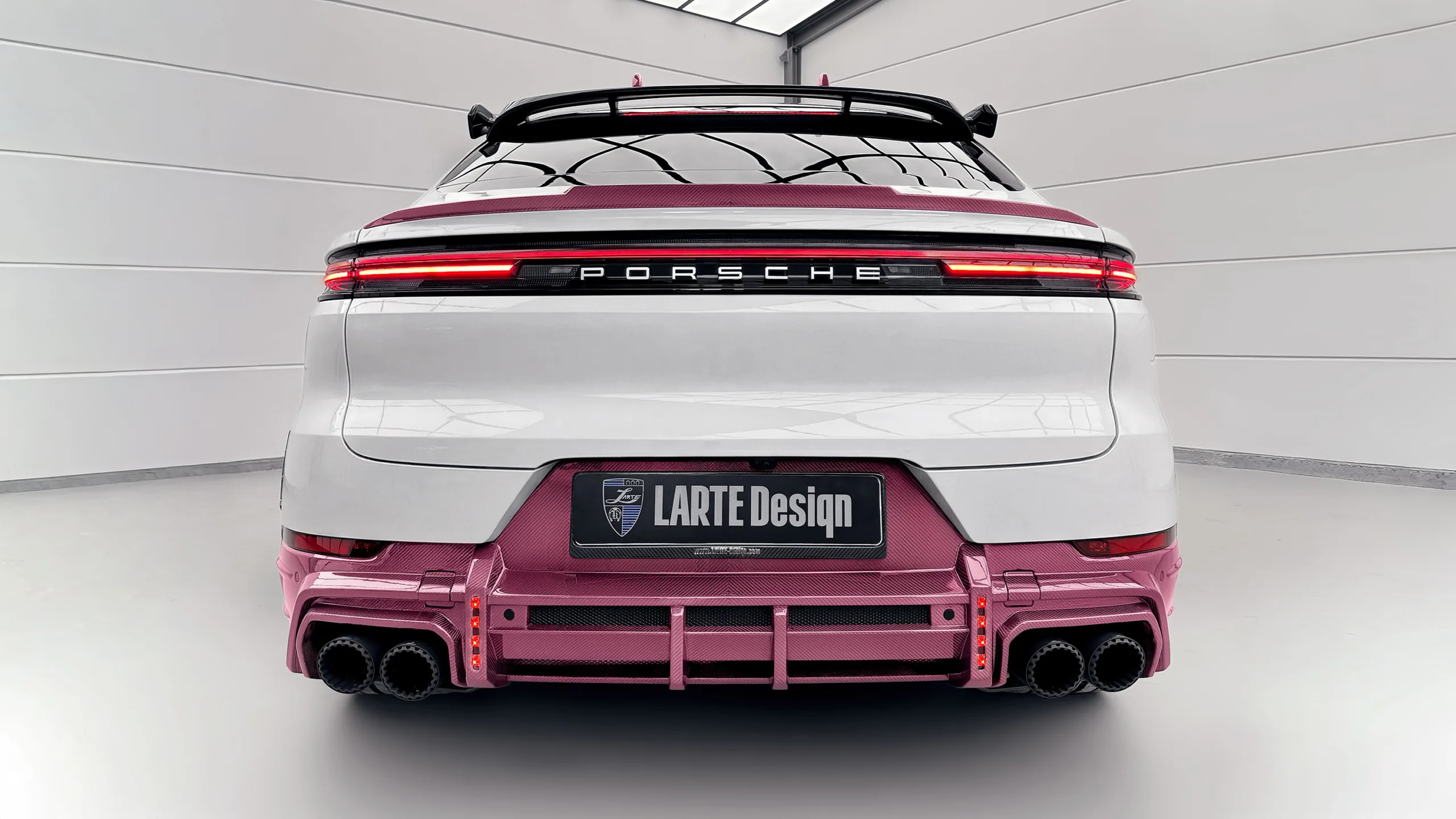Hood Larte Cayenne white horizontal 04