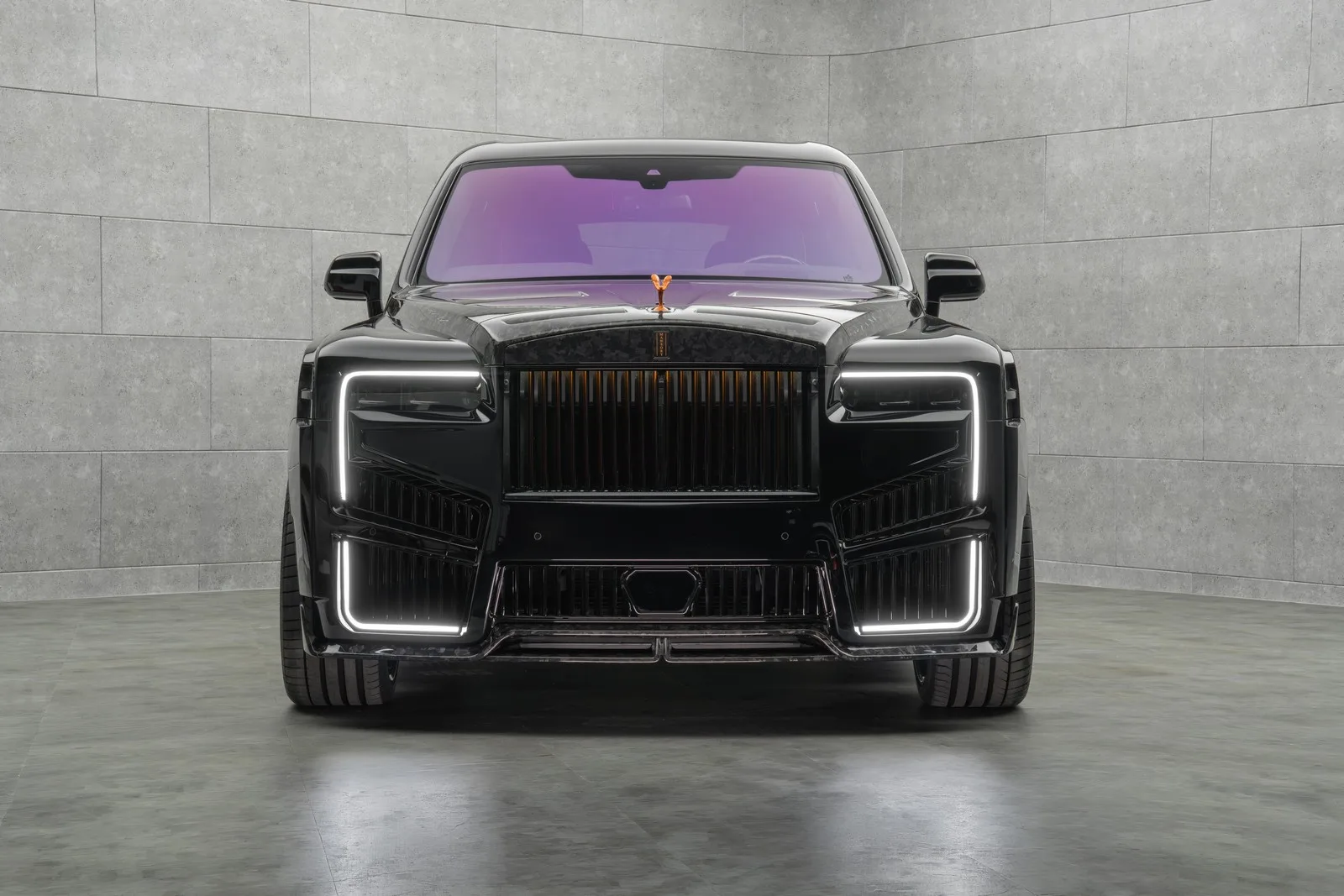 Rolls Royce Cullinan SUV MANSORY Emperor Signature