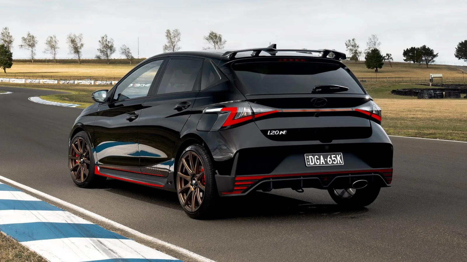 Hyundai i N Shadow Edition