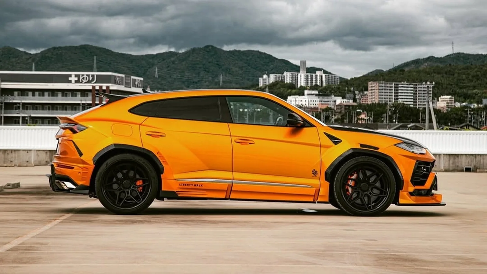 Liberty Walk Lamborghini Urus SUV Widebody