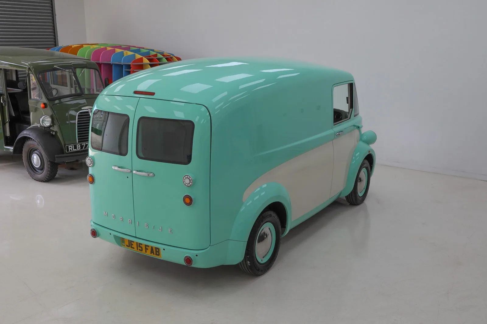 Morris JE Delivery Van Retro E Transporter