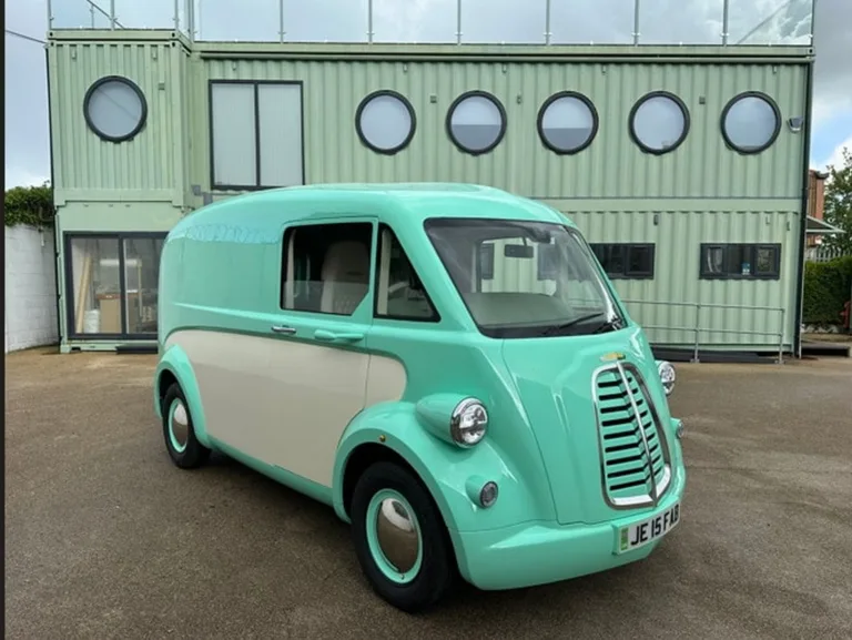 Morris JE: Ikonicul Morris J-Type revine ca utilitară electrică
