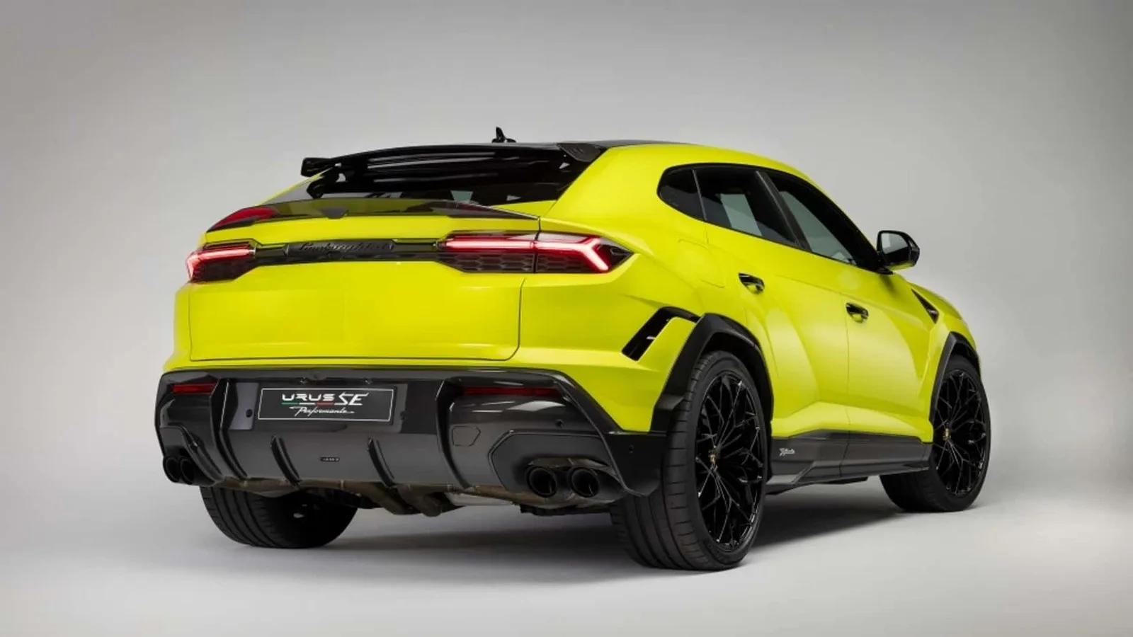 Lamborghini Urus SE Performante