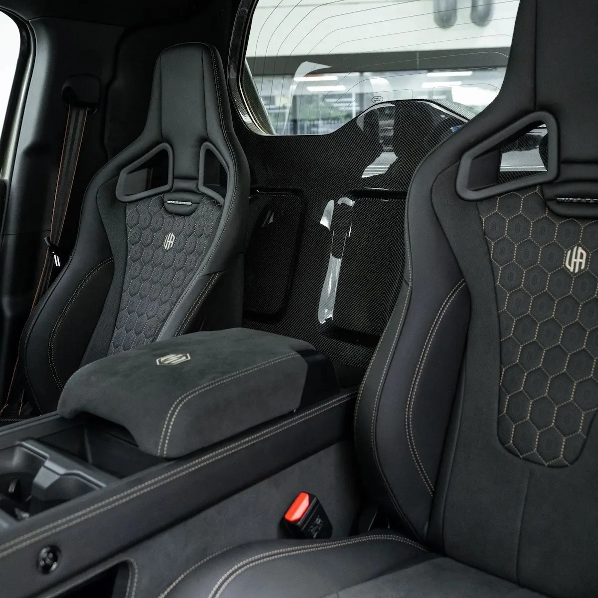 Land Rover Defender Pick up Urban Automotive Widetrack Avontur