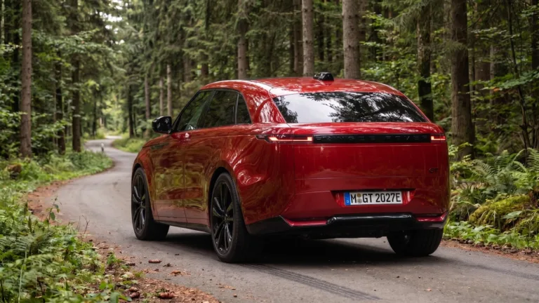 Range Rover GT: Electric Gran Turismo Crossover Architecture