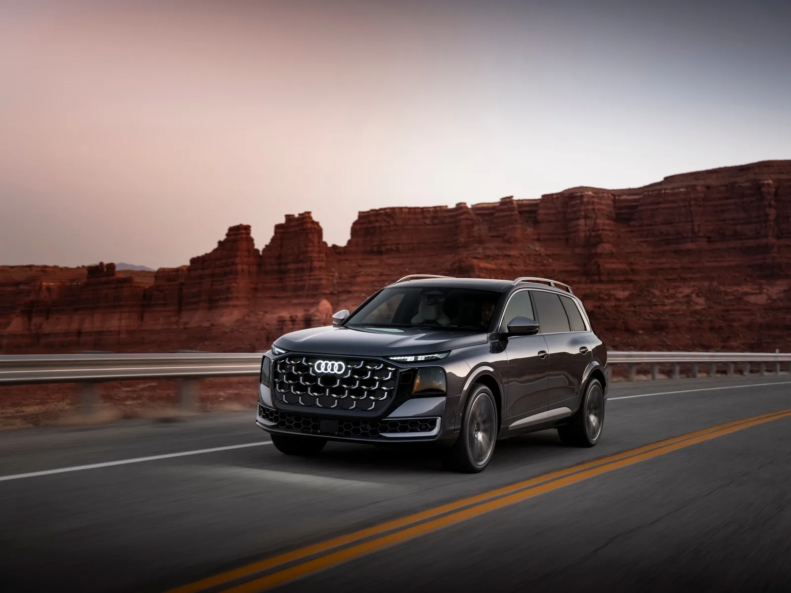 Audi SQ Luxus SUV V
