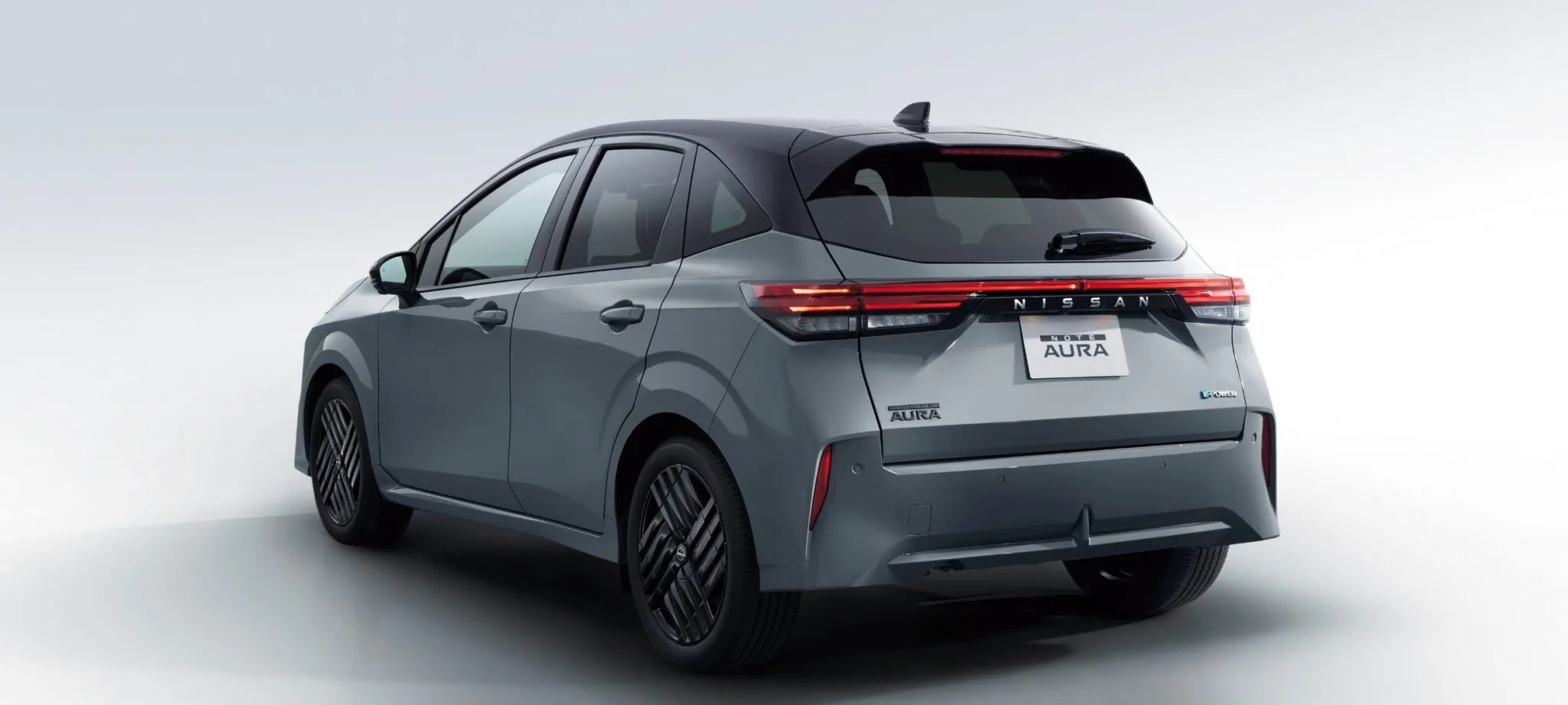 Nisan Note Aura Black Edition