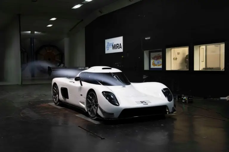 Peregryn GT-R: V8 Chevrolet, 700 CP și Performanțe Extreme