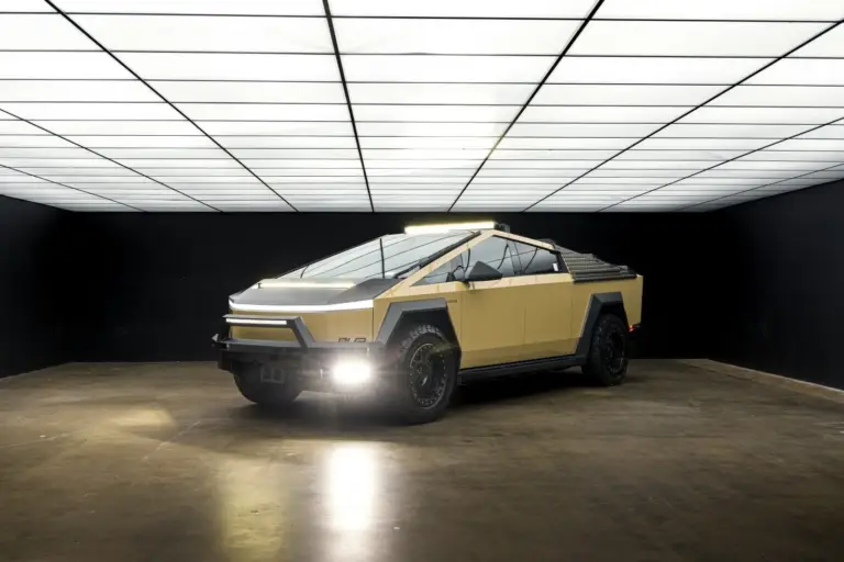 Tesla Cybertruck UP INVINCIBLE