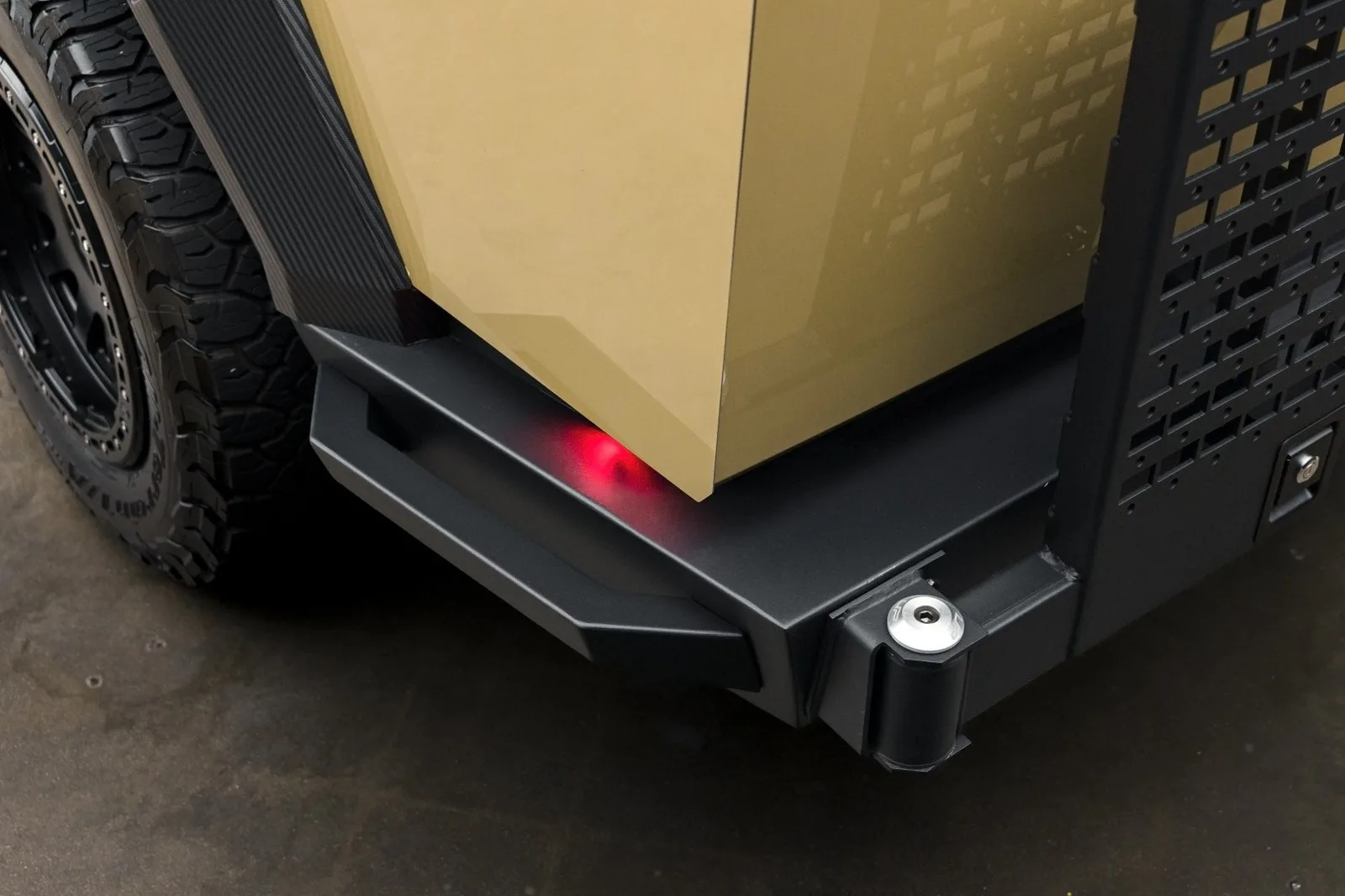 Tesla Cybertruck UP INVINCIBLE