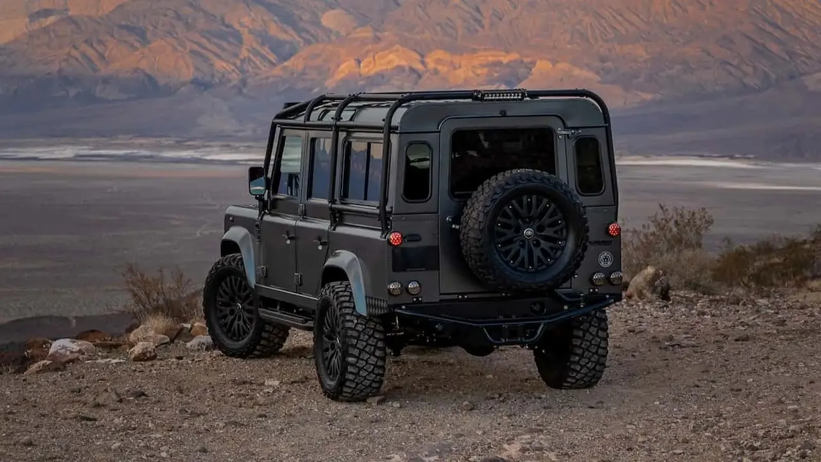 The Landrovers Electric Land Rover Defender Restomod ()