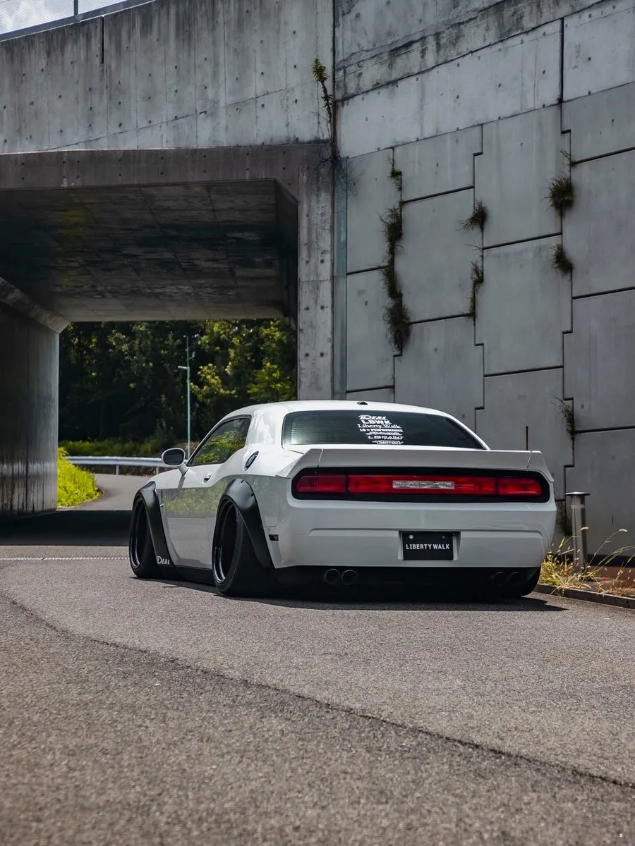 Dodge Challenger Liberty Walk Widebody Tuning