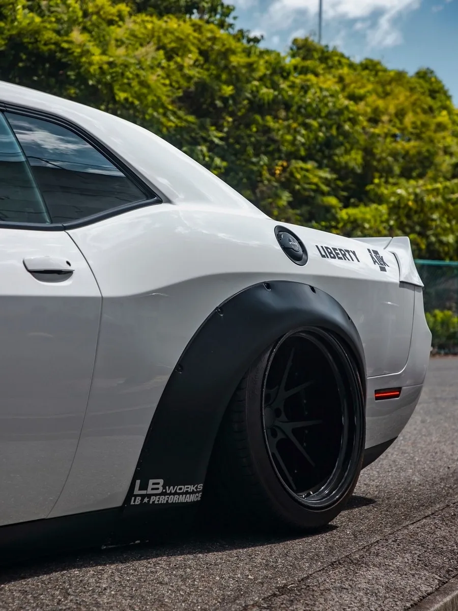 Dodge Challenger Liberty Walk Widebody Tuning