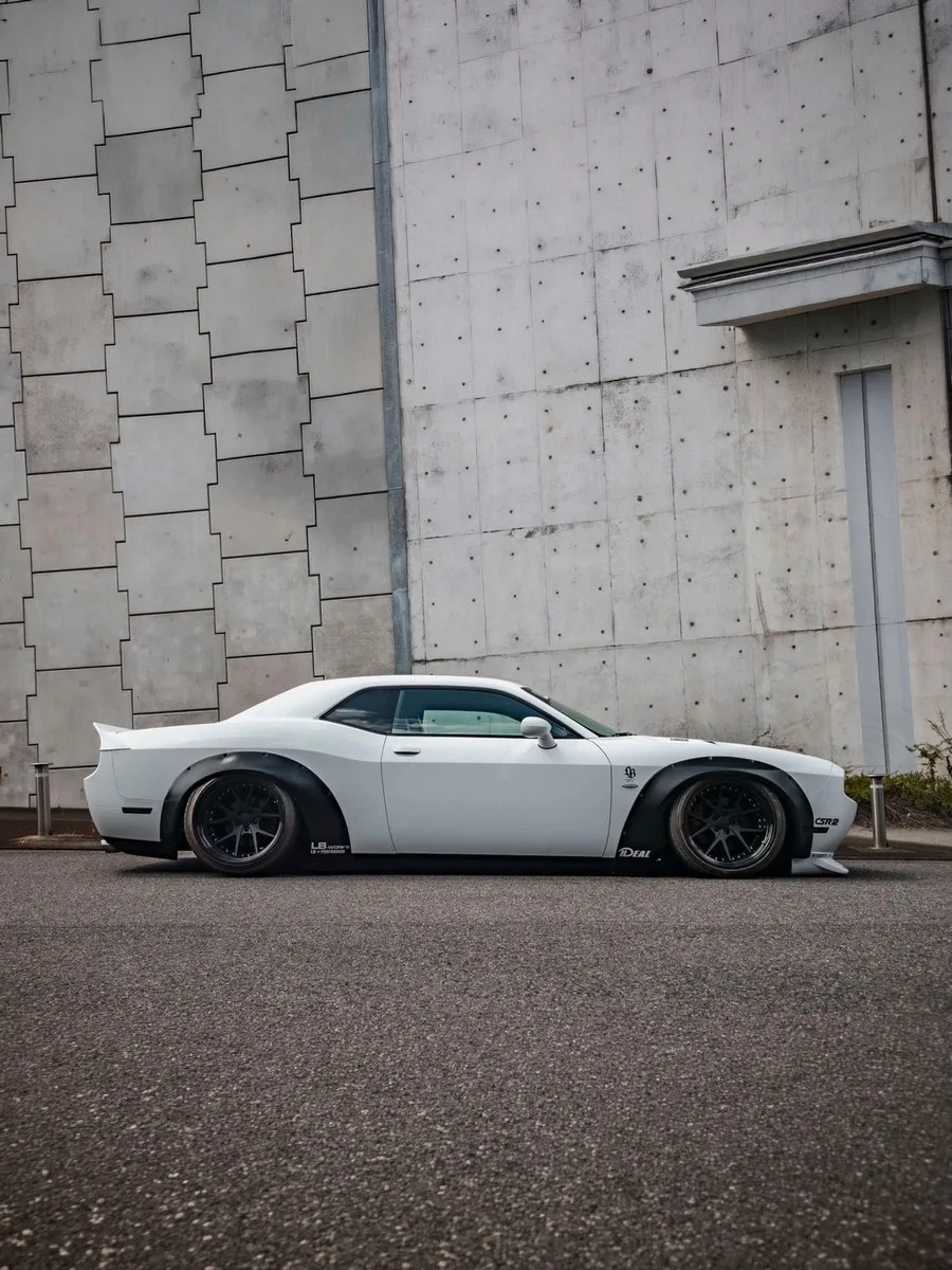 Dodge Challenger Liberty Walk Widebody Tuning