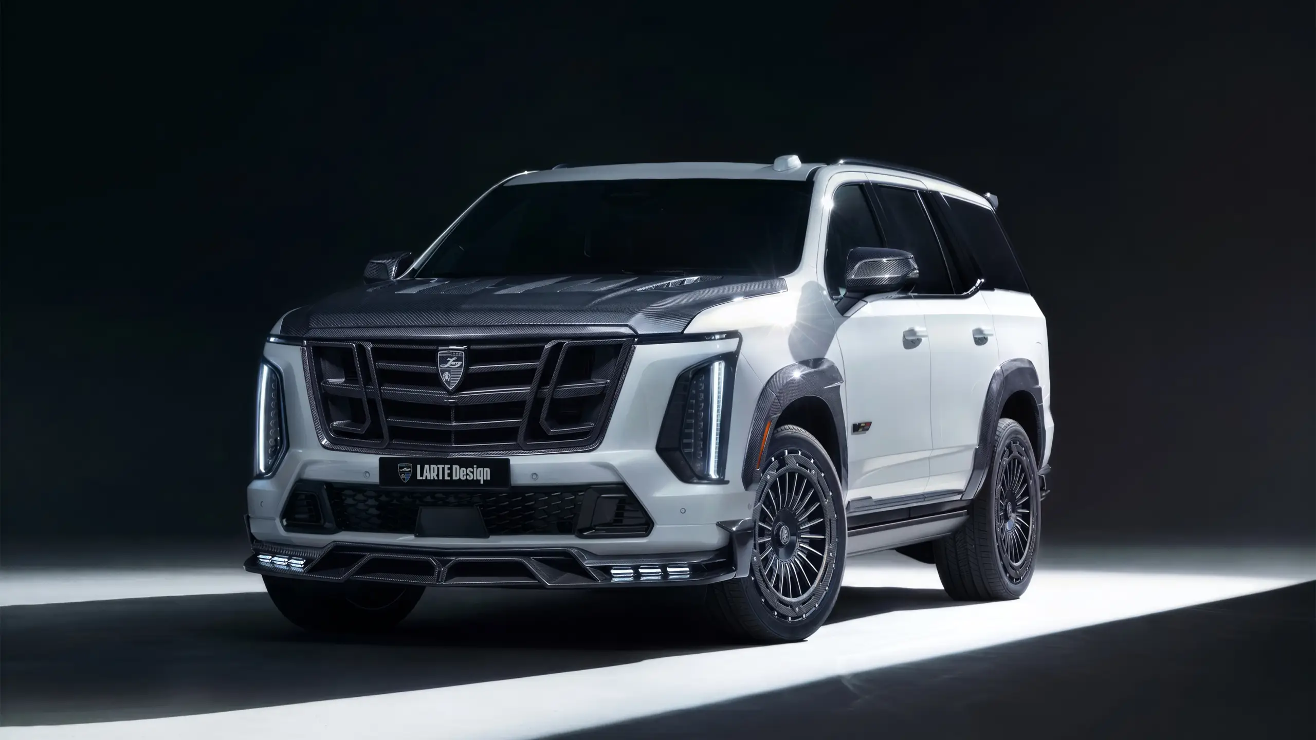 Escalade V th White front Larte kit
