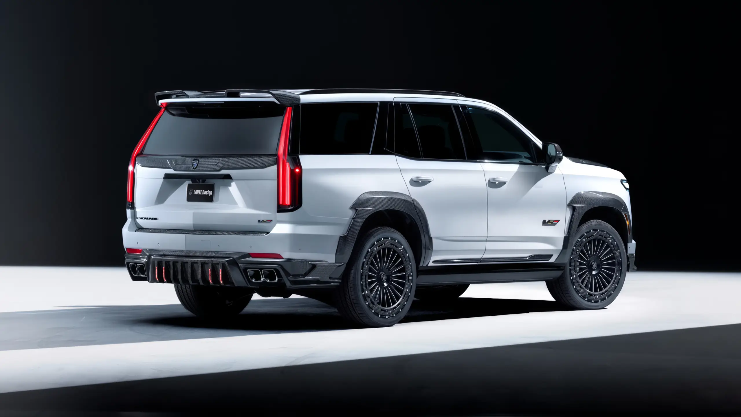 Escalade V th White front Larte kit back